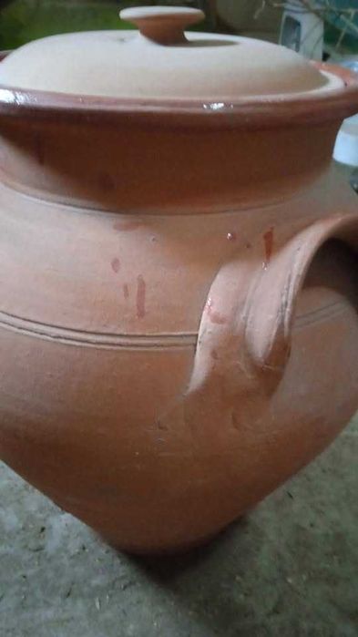 Pote de Barro com tampa Novo. Ideal para as azeitonas. Negociável