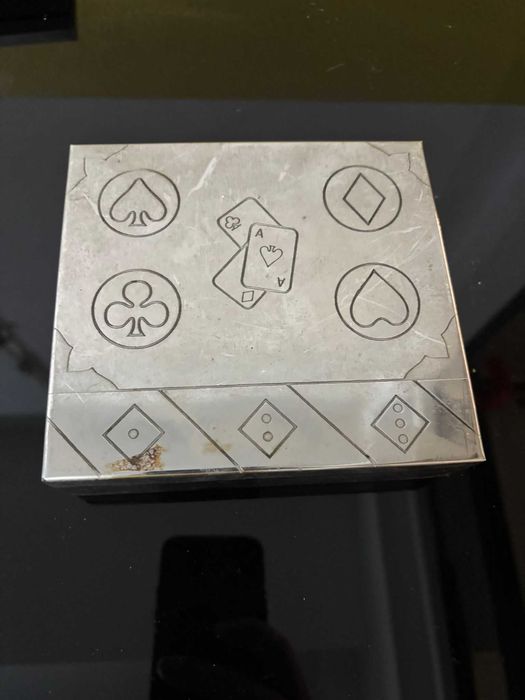 Caixas Metálicas Antigas com Motivos de Cartas – Poker / Baralho