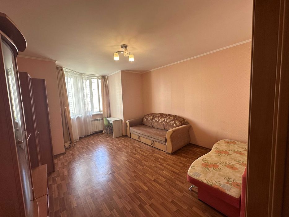 Оренда 2к квартира Урлівська 21-Б поверх 8/23 75м