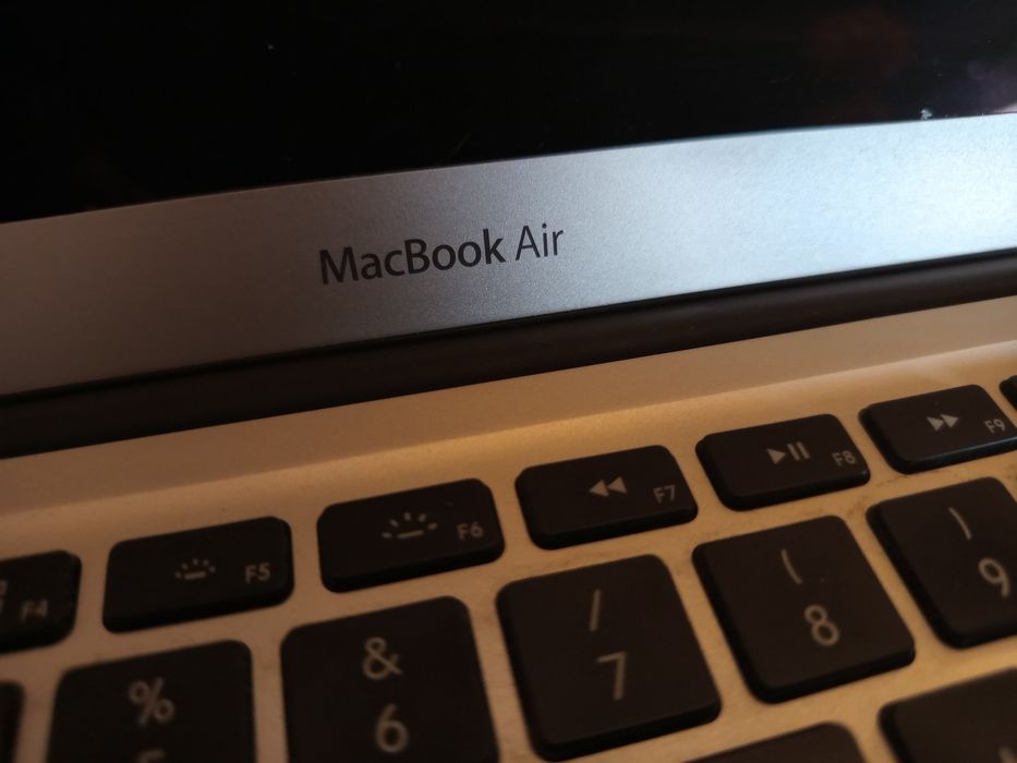 Computador Portátil MacBook Air 13 Com Intel  I5 Bateria até 4 Horas