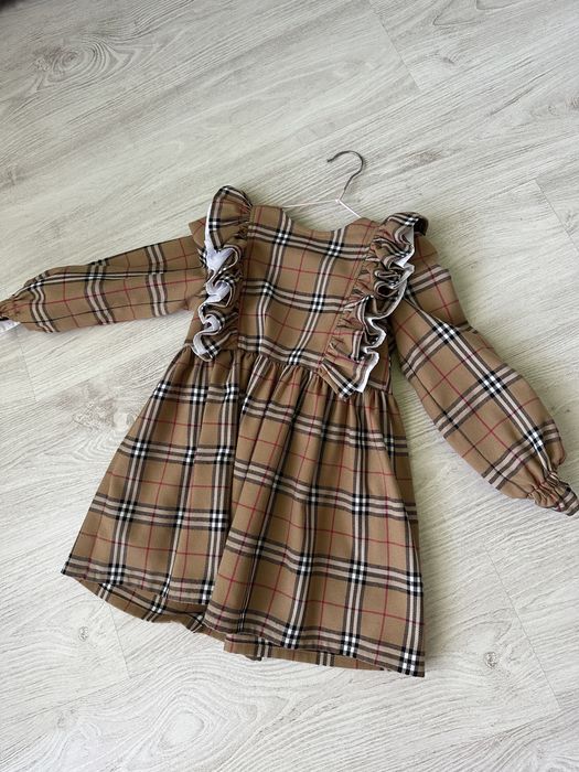 Сукня для дівчинки