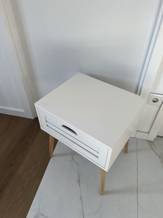 Mesa De cabeceira Branca e Madeira Bambu Jysk