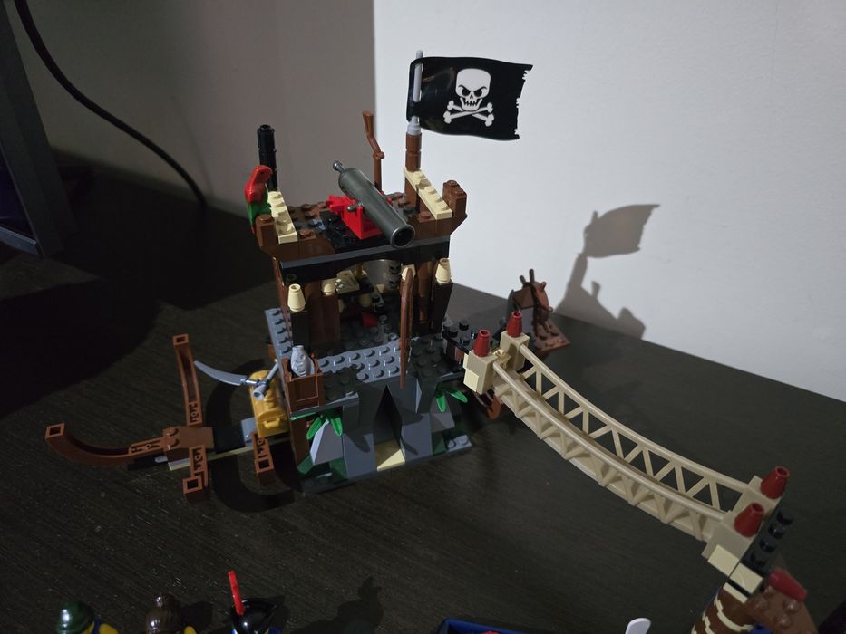 LEGO 6253,Esconderijo no Barco Naufragado Piratas