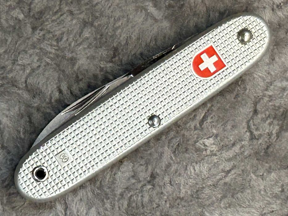 Kontraktowy nóż szwajcarskiej armii Wenger Soldier M1961 rocznik 1978