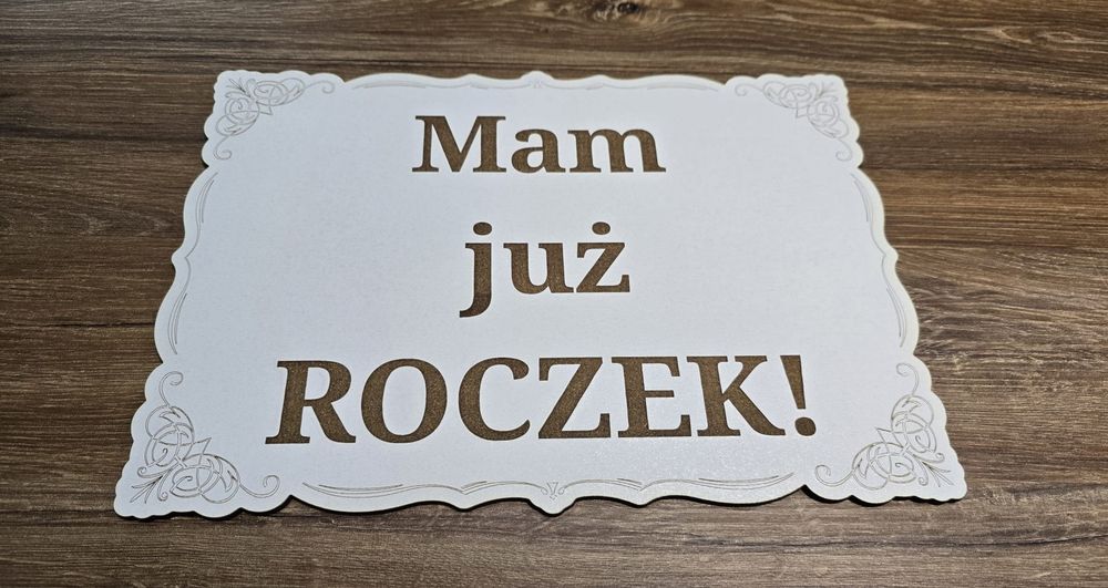 Drewniana tabliczka do zdjęcia "Mam już roczek"