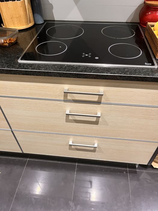Cozinha mobiliada e eletrodomesticos