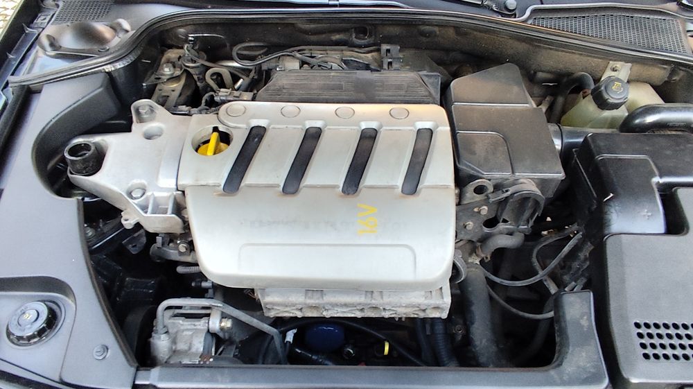 Laguna 1.8i 16v gasolina 207mil km 2004