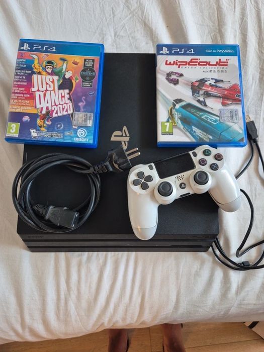 Sony PlayStation 4 Pro com 2 Jogos