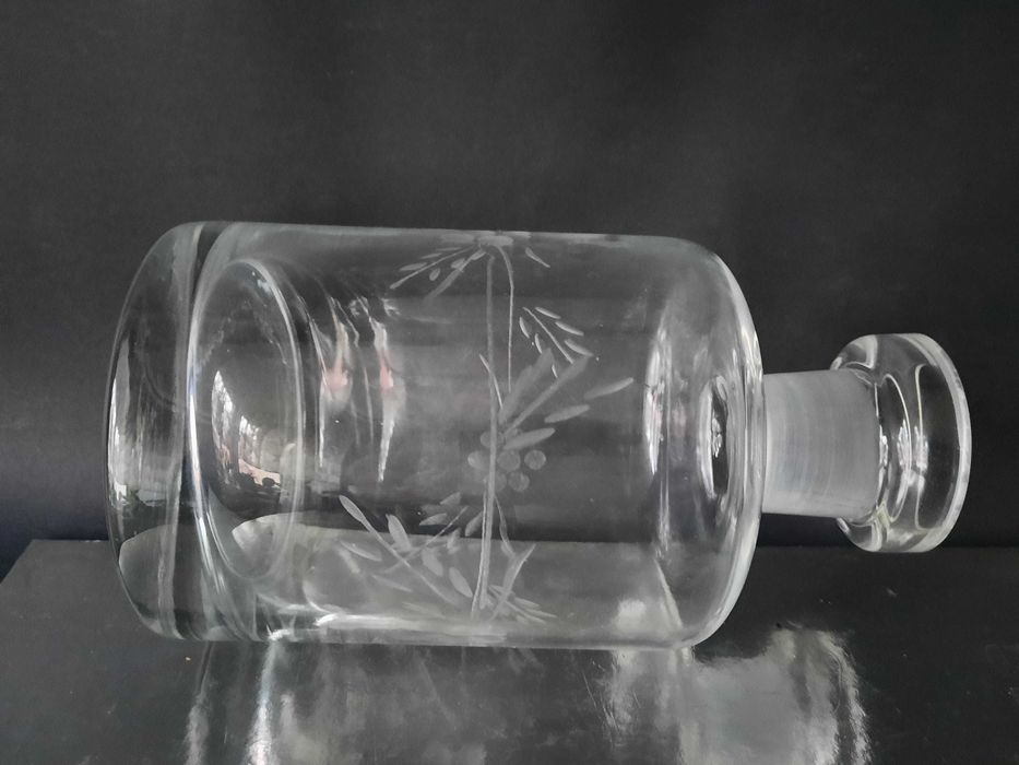 duża, szlifowana karafka- szkło PRL