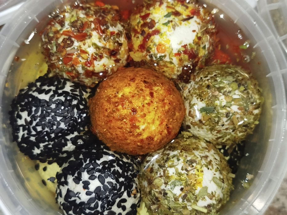 Бринза из коров'ячого молока.