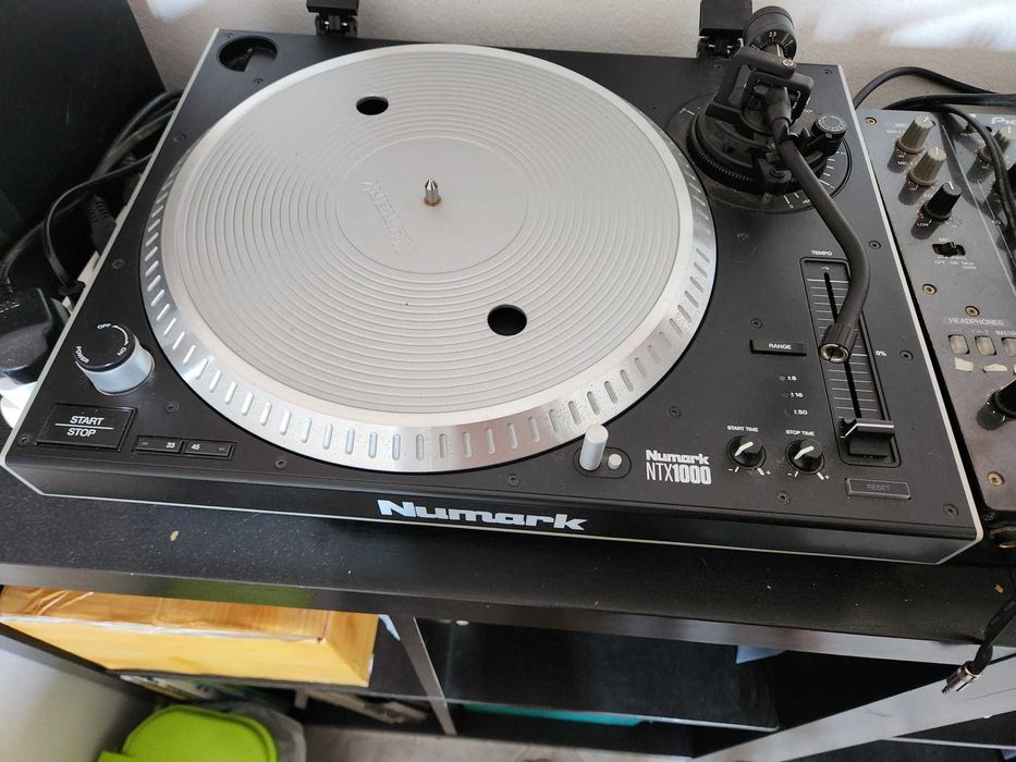 Gira-discos NUMARK NTX1000 Direct Drive Turntable