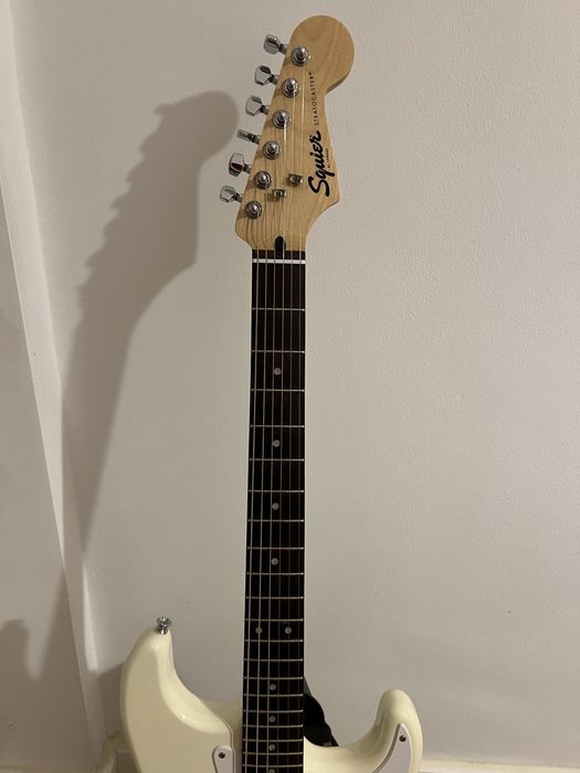 Guitarra Elétrica Squire Fender Stratocaster
