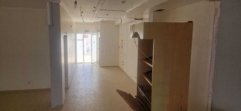 Venda Loja 87m2 c/ terraço + boxe fechada