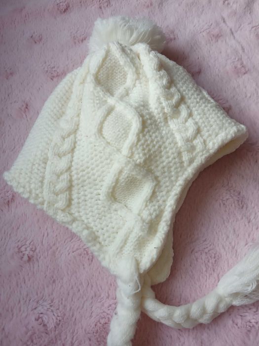 Czapeczka zimowa dziewczęca, rozmiar 6-9 miesięcy