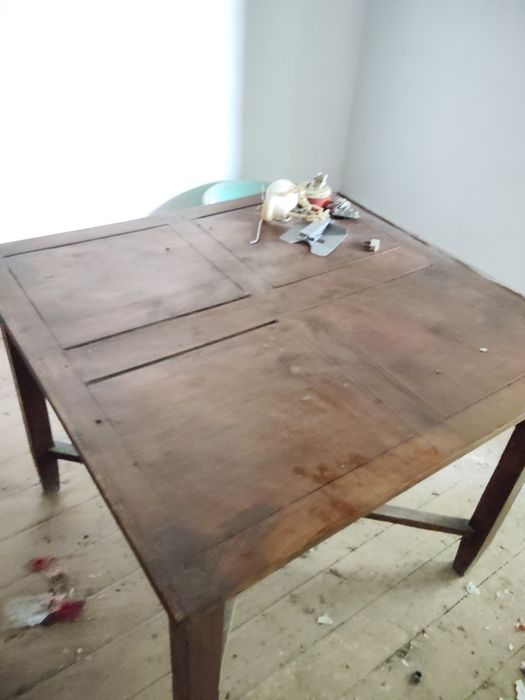 Mesa + cadeiras para retauro