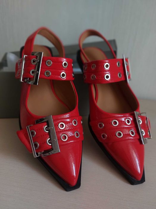 Туфлі балетки жіночі