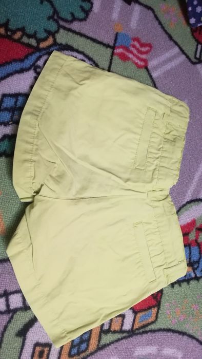 Varias roupas de menina