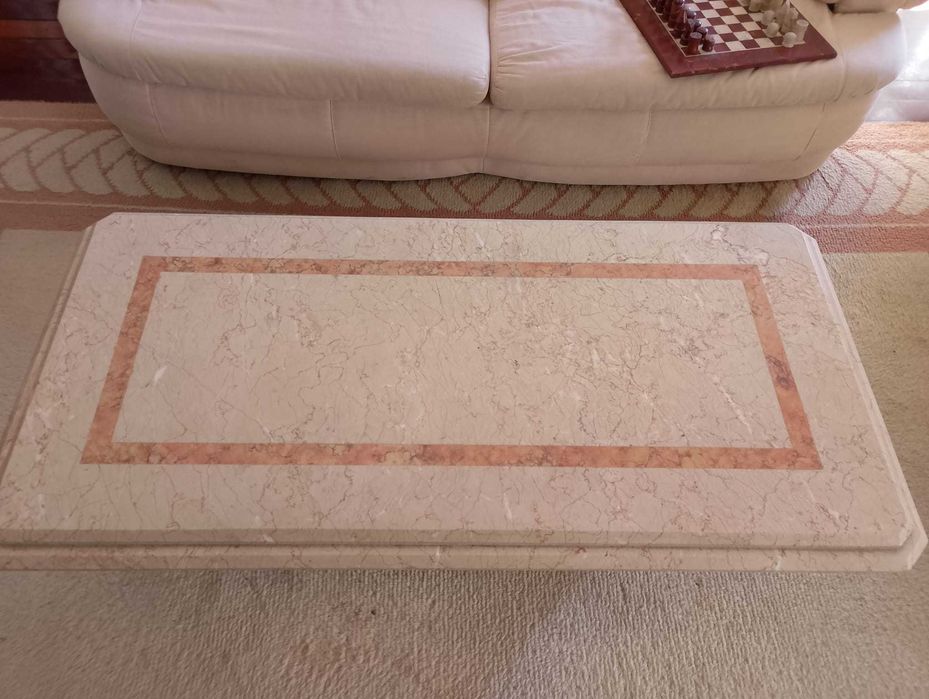 Mesa de Centro em Mármore - Rectangular