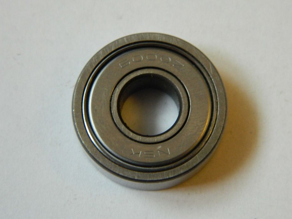 Łożyska: NSK 6000 Z (78 szt) i FŁT4 6205 Z (1 szt).