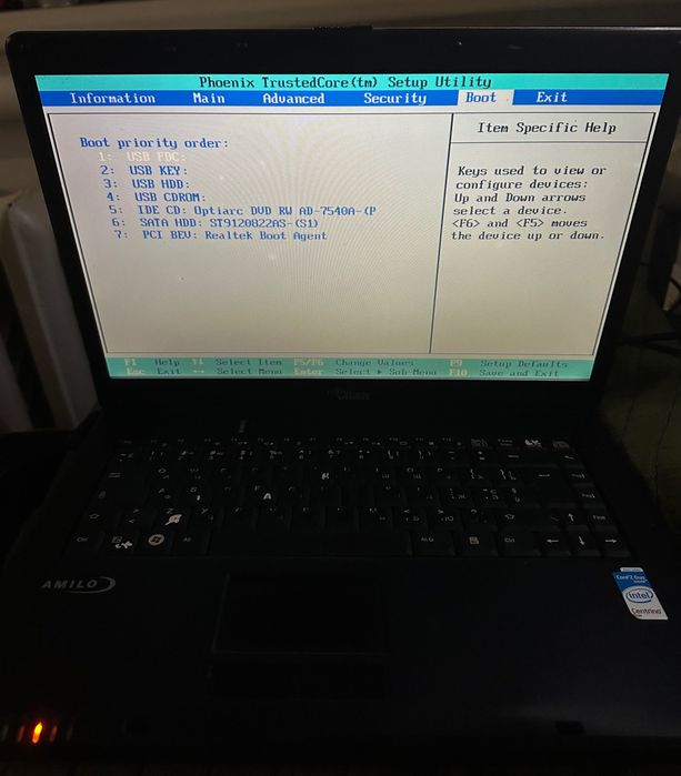 Ноутбук Fujitsu-Siemens AMILO Li 2732