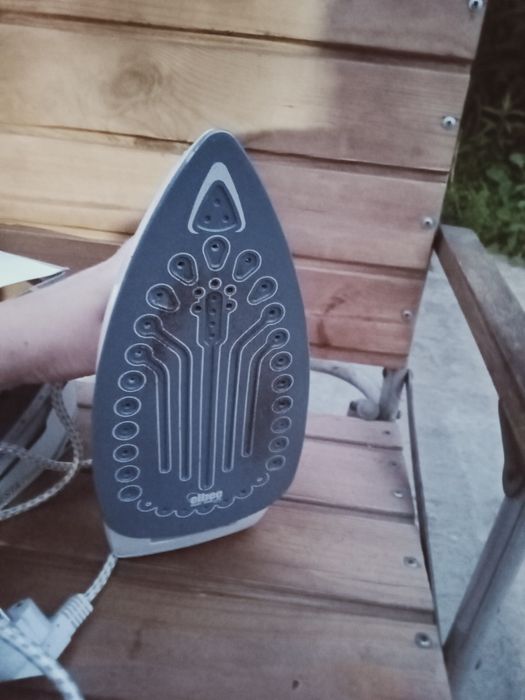 Продам утюг elbee бу