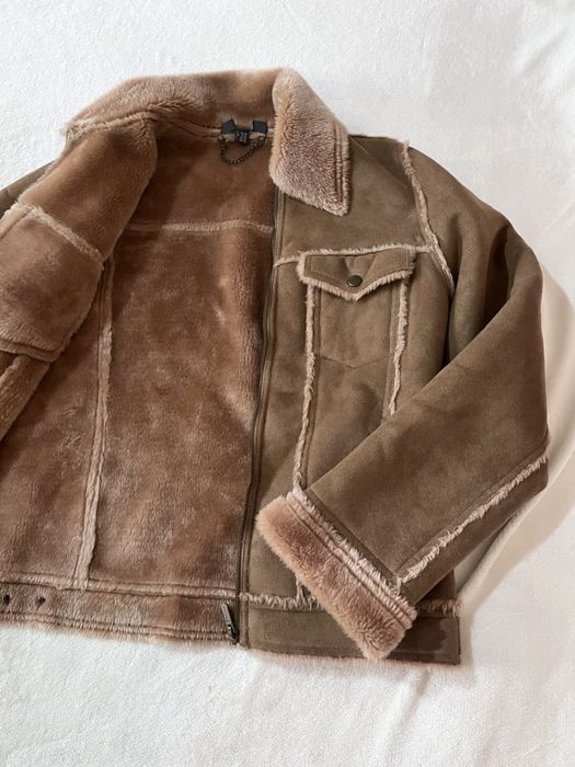 Жіноча  куртка з хутряним коміром