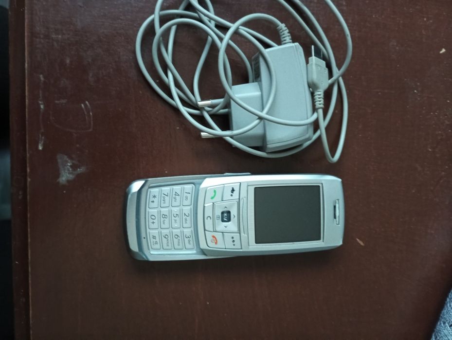 Telefon Samsung E250
