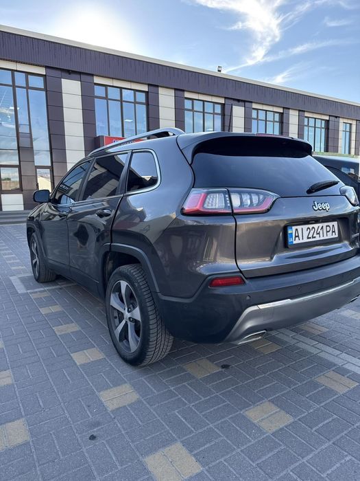 Продам Jeep Cherokee 3.2 бензин 2018р.