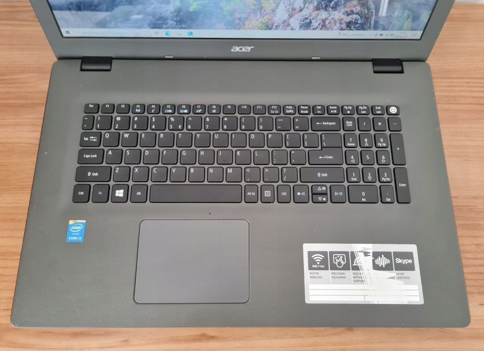 Acer ASPIRE E5-772 17,3" HD+ i3-5005U 8GB/500GB