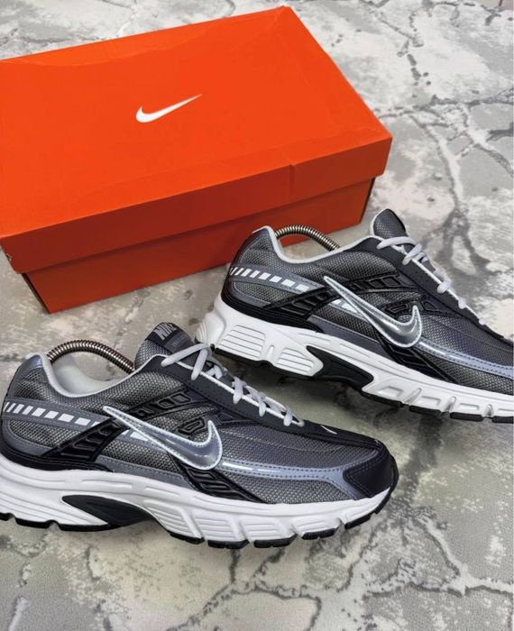 Кросівки Nike initiator