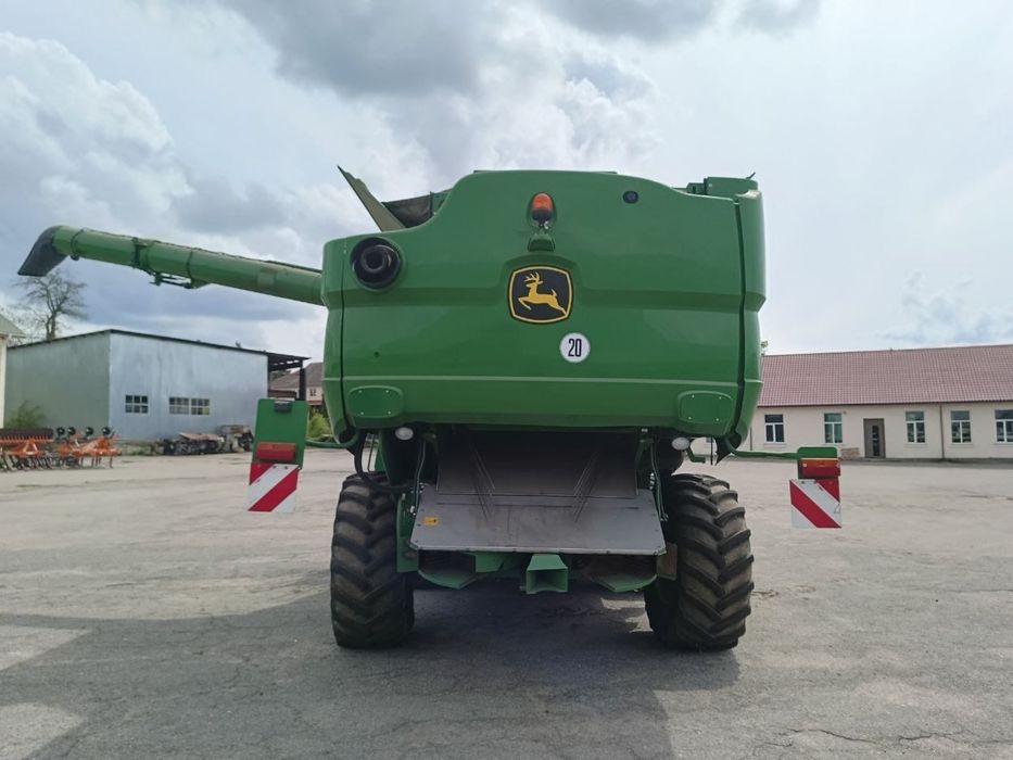 Комбайн John Deere S690i Продаж