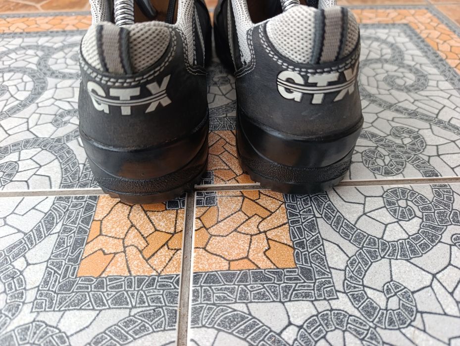 Remisberg 41-42р. Чоловічі робочі кросівки gore tex.