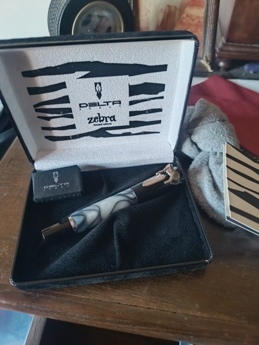 Caneta Delta edição limitada