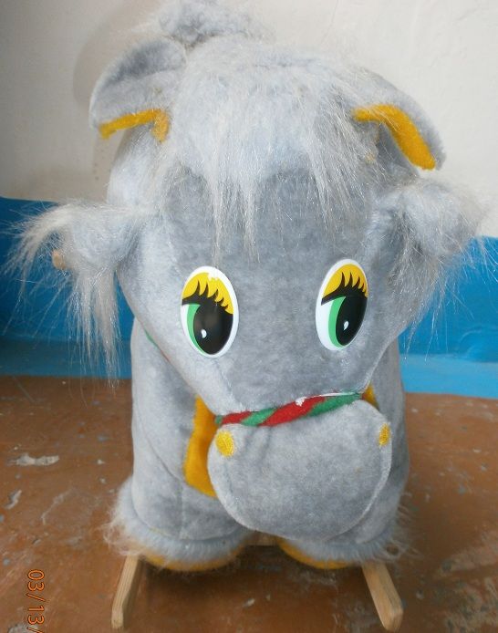 Пони-качалка в хорошем состоянии