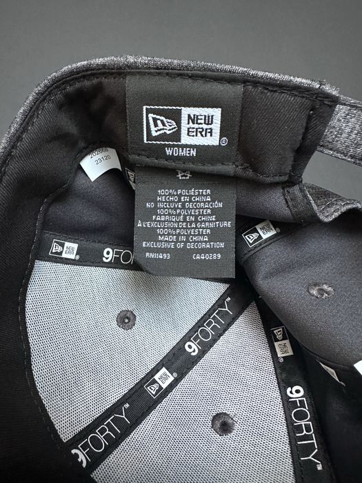 Кепка New Era NY жіноча сіра з рожевим логотипом | Оригінал
