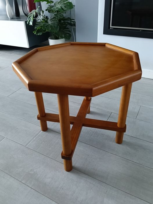 Antiga e pequena mesa octogonal em faia maciça