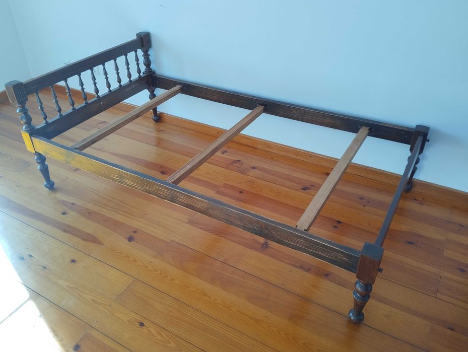 Vendo estrutura de cama de solteiro