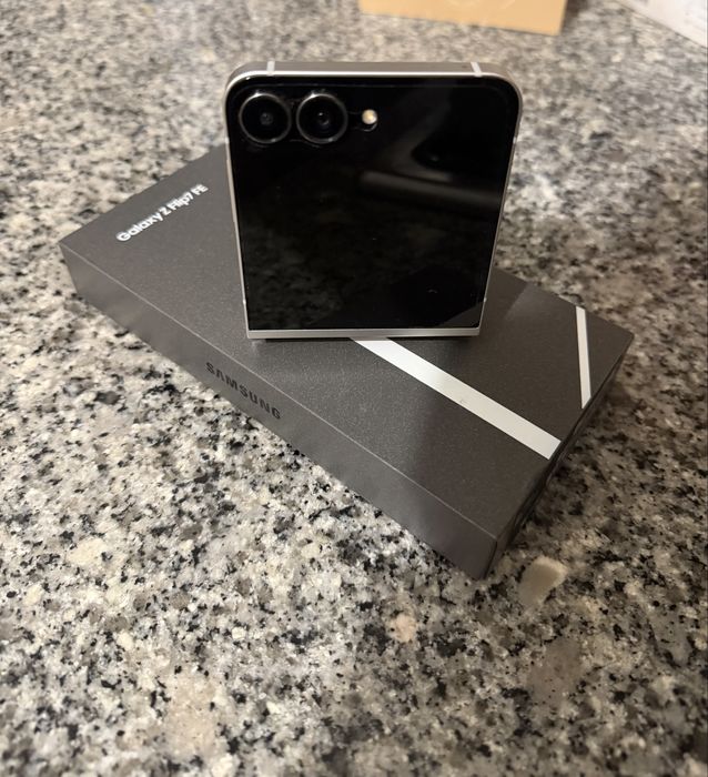 Samsung Galaxy Z Flip 7 FE