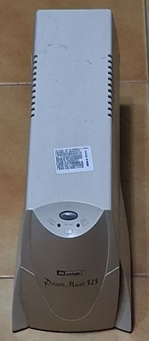 UPS para estabilizar corrente - avariado