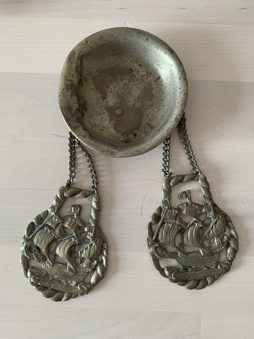 Várias peças em latão (tudo 50 euros)