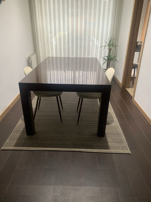 Mesa de sala de jantar