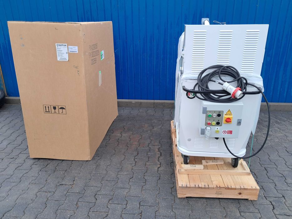 Odkurzacz przemysłowy NILFISK 3507W R | CFM  320 421 R 302 KARCHER
