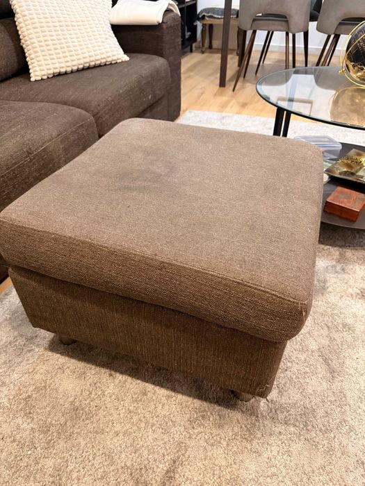 Sofá em tecido 3 lugares com banqueta