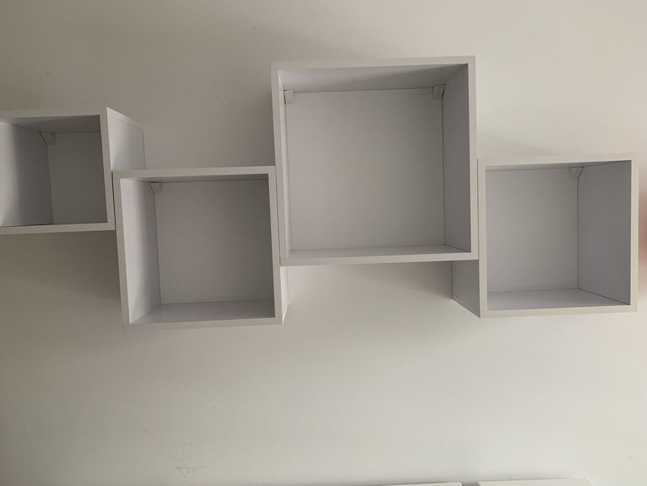 Białe uniwersalne półki wiszące