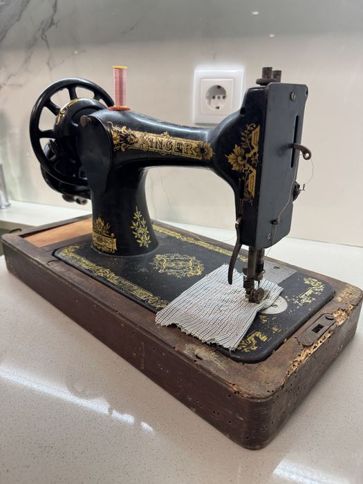 máquina de costura antiga Singer