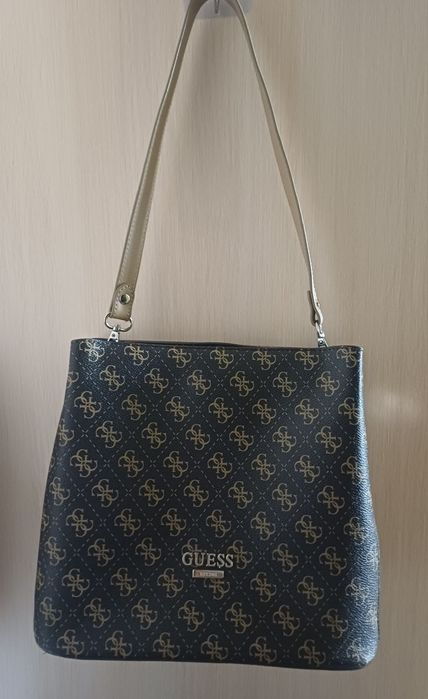 Сумка Guess  в ідеальному стані