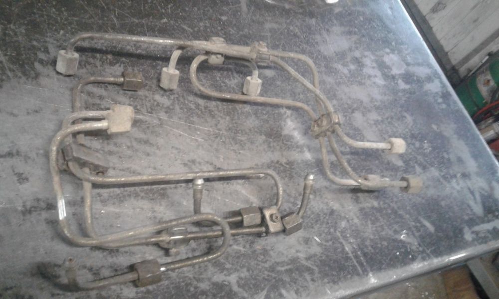 Przewody paliwa do wtrysków wtryskowe Nissan patrol gr 2,8
