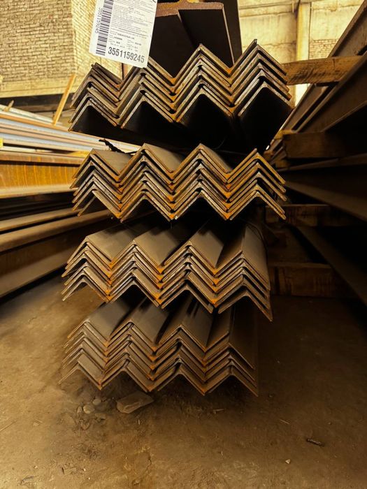 Кутник сталевий 70х70х5 s235jr / уголок стальной 70х70х5