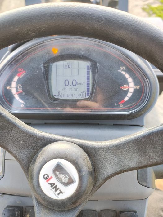 Ładowarka Giant G2700 x-tra rok 2022 tylko 590mtg