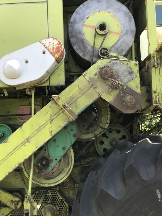 Claas Dominator 106